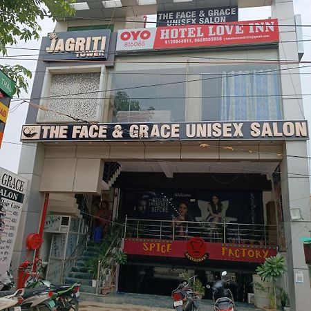 Hotel Love Inn Lucknow Exteriör bild
