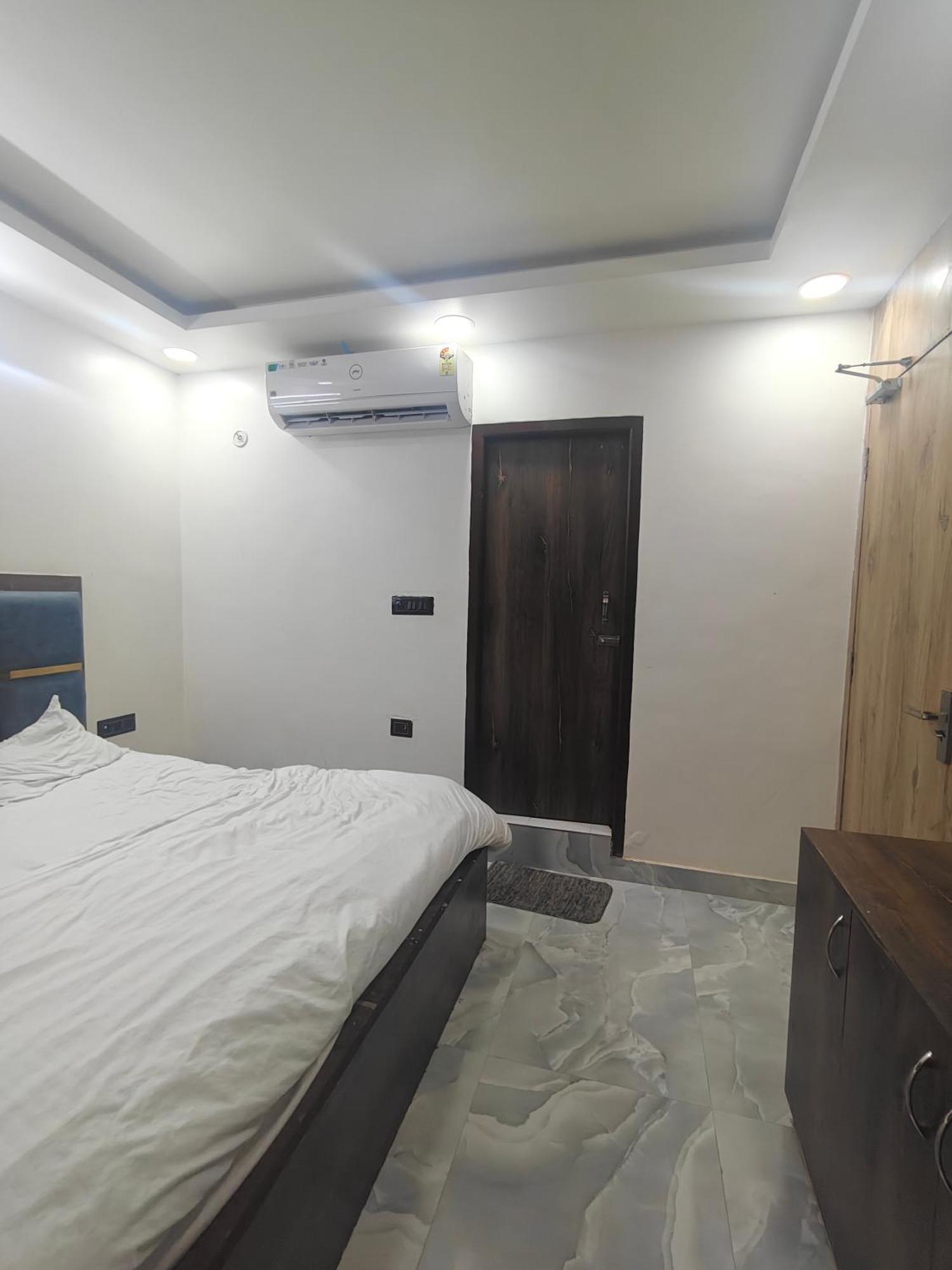Hotel Love Inn Lucknow Exteriör bild